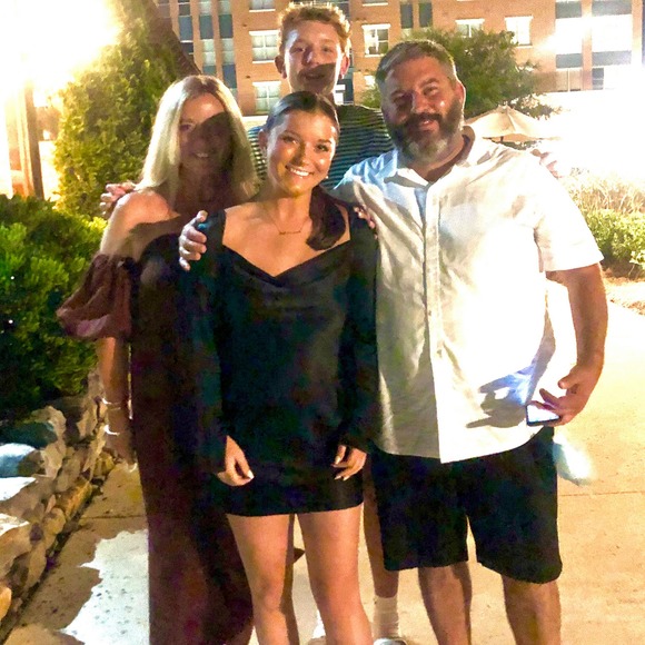 Meet your Posher, Kimberly - Picture 1 of 1